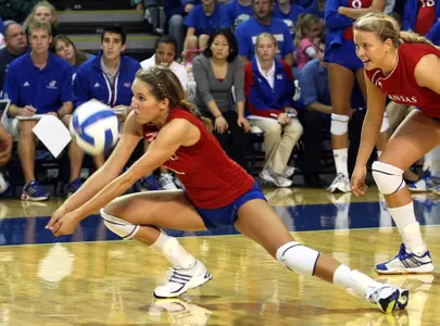 Kansas Volleyball Downs Colorado In Three Sets Image
