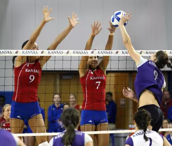 Jayhawks Take #17 Kansas State to Five Sets, Fall 3-2 Image