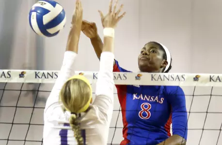 Volleyball Sweeps Western Illinois in Home Opener Image