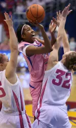 Women's Basketball Upsets No. 21 Iowa State in Pink Zone Game, 58-47 Image