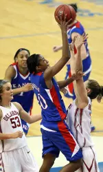 Kansas Falls to No. 3 Oklahoma, 76-59 Image