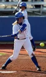 Sooners Shutout KU Softball Image