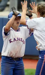 Softball Beats Out Baylor In Game One of Doubleheader Image