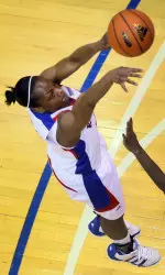 McCray, Morris Power No. 21 Kansas Past Pepperdine 82-63 Image