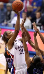Carolyn Davis' Double-Double Leads Kansas to 80-57 Victory Against Texas-Arlington Image