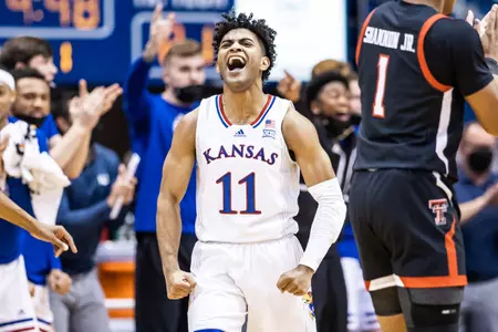 No. 5 Kansas to Host No. 12 Kentucky Saturday in Big 12/SEC Challenge Image