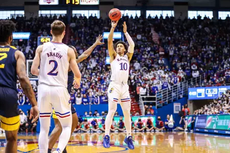 No. 7 Kansas to Face Oklahoma Tuesday in Norman Image