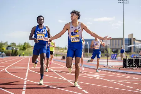 Jayhawks Dominate Rock Chalk Classic Image