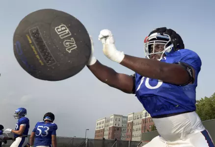 Hakeem Adeniji named to 2019 Earl Campbell Tyler Rose Award Watch List Image
