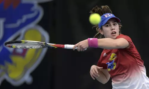 Kansas Defeats Illinois, 4-2 Image