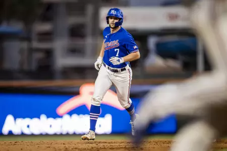 Four Home Runs Power Jayhawks Past Islanders 13-7 Image