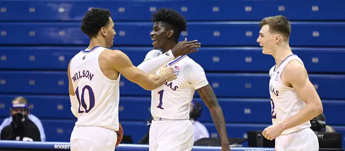 Late 7-0 Run Secures Victory For Kansas Over NDSU Image