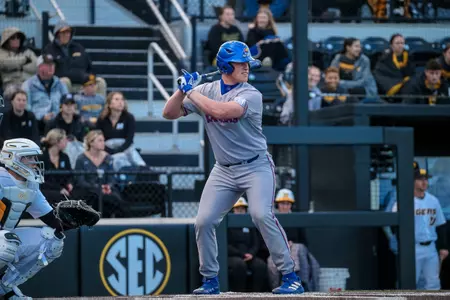 Metcalf’s Two Homers Not Enough for Kansas Image