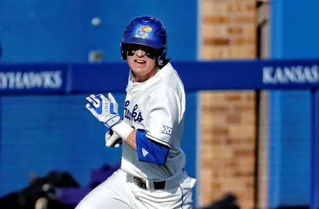 Jayhawks stay hot in win at Grand Canyon Image