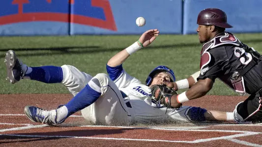 Kansas prevails over Tigers, 7-5 Image