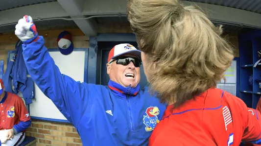 Messinger paces Kansas to sweep of No. 20 St. John's Image