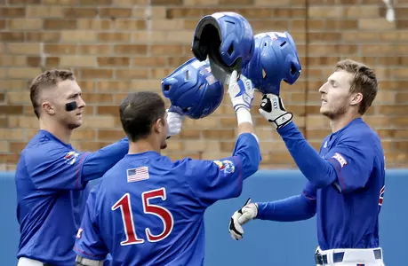 Kansas bats salvage weekend series against Baylor Image