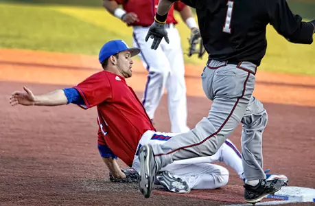 Kansas bullpen hangs tough in victory over Mavericks Image
