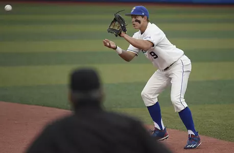 Late Kansas rally falls short in series opener with Baylor Image