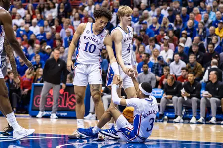 Wilson and Dick Named to Oscar Robertson Midseason Watch List Image