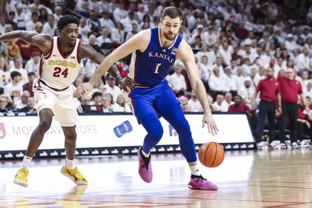 No. 7 Kansas Edged at No. 23 Iowa State 79-75 Image
