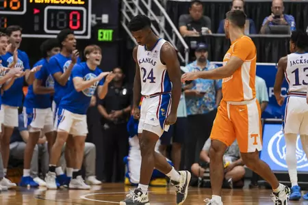 No. 1 Kansas Tops No. 7 Tennessee 69-60 in Hawaii Image