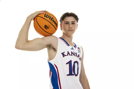 Furphy Named to the 2024 Julius Erving Small Forward of the Year Watch List Image