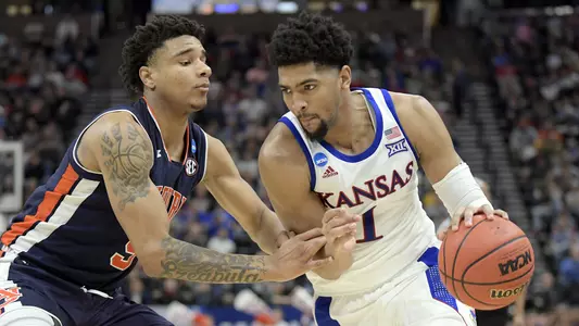 Hot-shooting Tigers down Jayhawks, 89-75 Image
