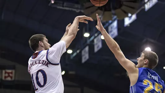 No. 4/3 Jayhawks snare Jackrabbits, 98-64 Image