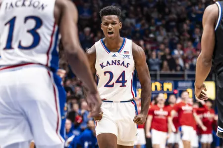 No. 5 Kansas Beats Eastern Illinois, 71-63 Image
