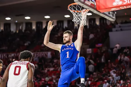 Dickinson Drops 20 Points and 16 Rebounds as No. 6 Kansas Tops No. 25 Oklahoma, 67-57 Image