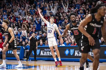 No. 7 Kansas Beats Cincinnati 74-69 on ESPN Big Monday Image