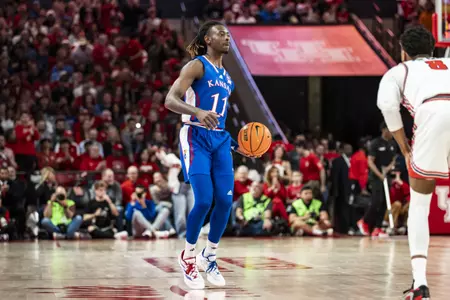 No. 14 Kansas Falls to No. 1 Houston, 76-46 in Final Regular Season Contest Image