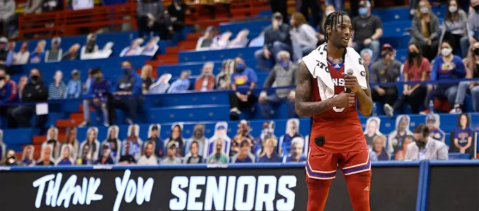 Kansas Overpowers Oklahoma, 69-62, Advances to Big 12 Semifinals Image