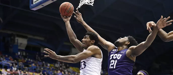 No. 15 Kansas Holds on to Beat TCU, 59-51 Image