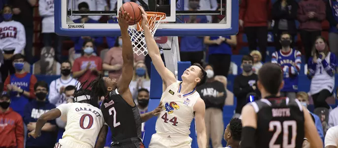 No. 5 Kansas Cruises to 95-50 Victory over Omaha Image