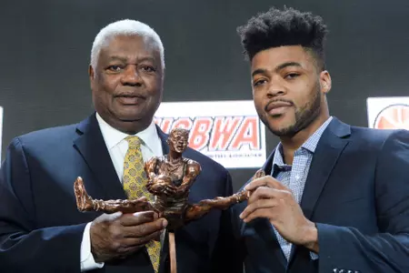 Mason awarded USBWA Oscar Robertson Trophy Image