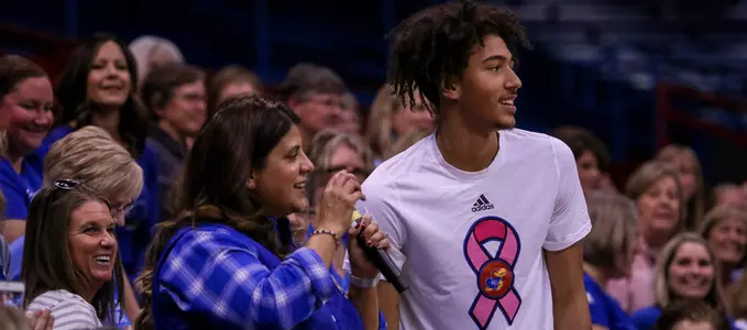 Jayhawks host 10th annual KU’s Ladies Night Out to raise money for cancer research Image