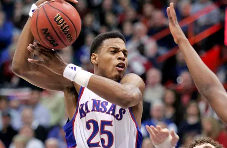 Kansas Falls To Arkansas In EA Sports Maui Invitational Image