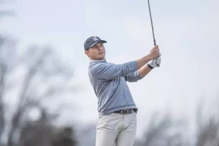 Broin, Duquette Pace Jayhawks on Opening Day of Fighting Irish Classic Image