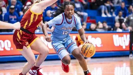 Kansas Clutch in Closing Out Iowa State, 60-58 Image