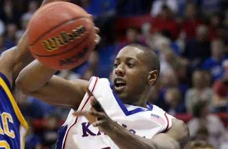 Five Players Score In Double Figures As Kansas Takes Out UMKC 85-62 Image