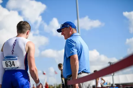 Tom Hays Named USTFCCCA Men’s Midwest Region Assistant Coach of the Year Image