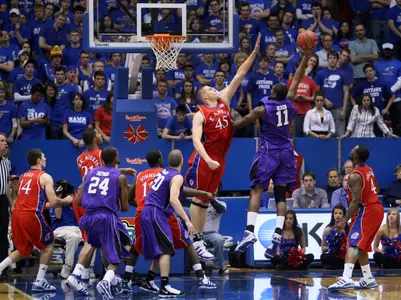 No. 1 Kansas Basketball Runs By Central Arkansas 94-44 Image