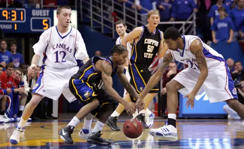 Aldrich, Morningstar Lead Kansas Basketball To 85-53 Win Vs. Coppin State Image