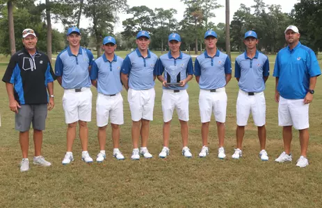 Two straight for men's golf Image