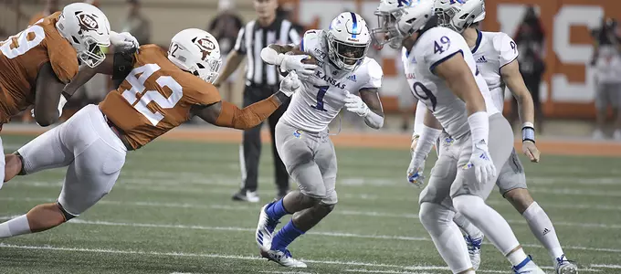 Late Texas field goal foils Kansas' upset bid Image