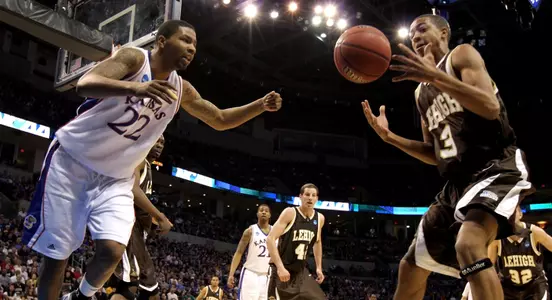 Kansas Runs Past Lehigh 90-74, Advances To Face Northern Iowa Image