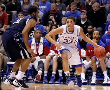 No. 17/18 Kansas Races Past Howard, 89-34 Image