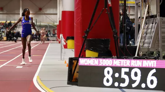 Lokedi cruises to school record, highlighting Kansas action in Iowa, Arkansas Image